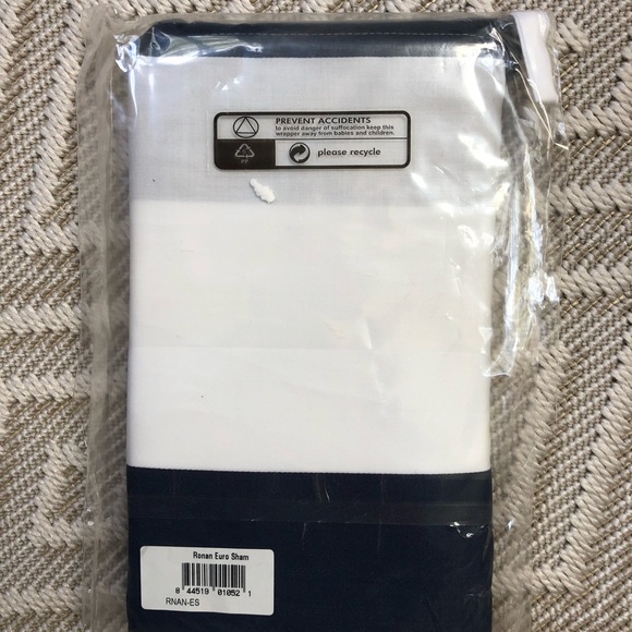 Serena & Lily Pair of Ronan Euro Shams Navy and White Stripes NEW - Picture 4 of 5